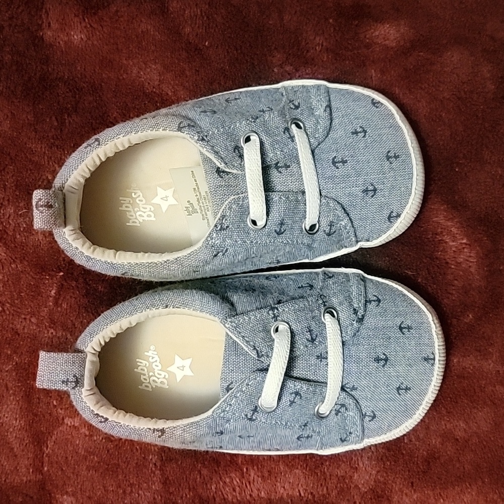 NWOT 4 Baby BGosh Pull On Shoes